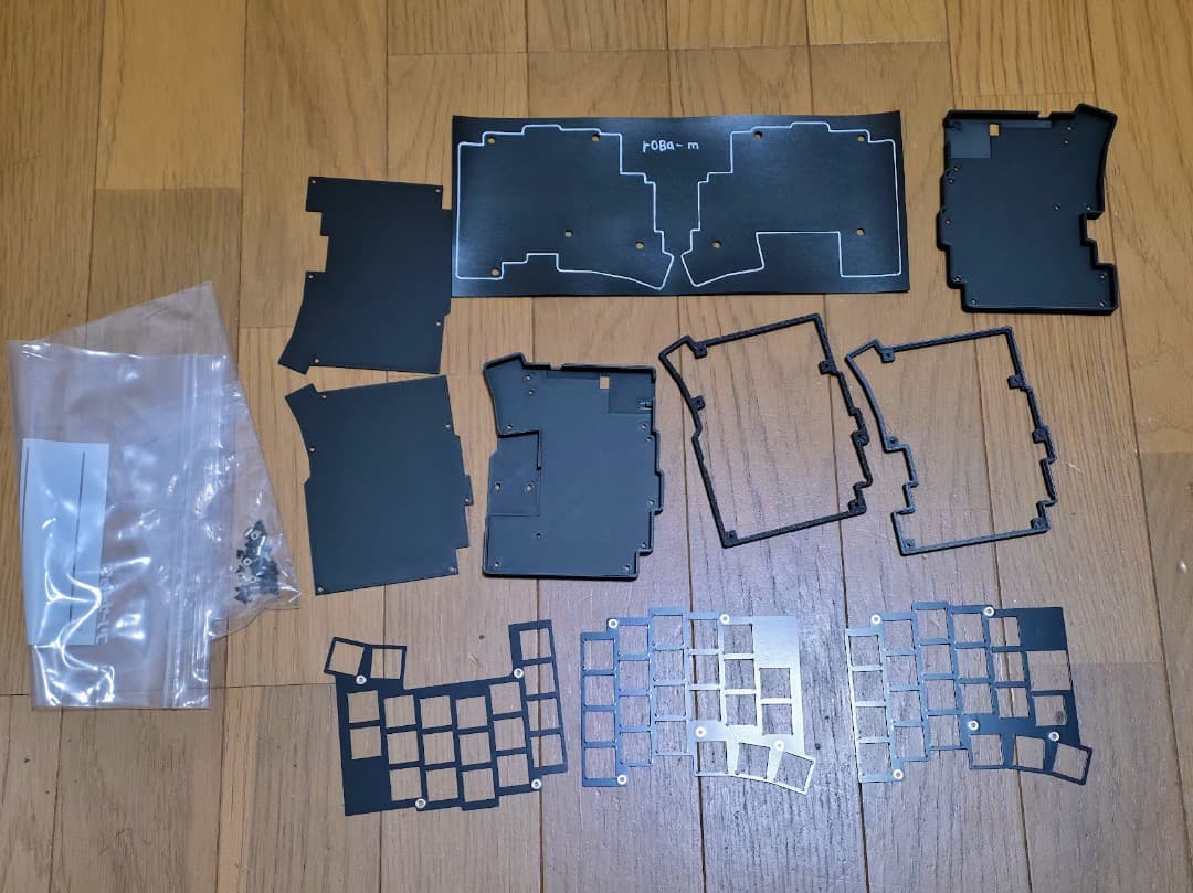 分割式キーボード roBaish-m-R/minimal-keysケース