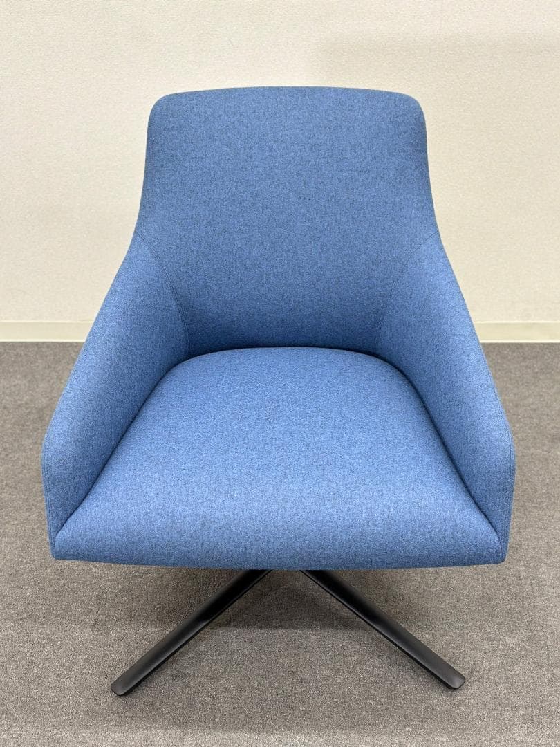 美品■アンドリューワールド■Alya/アリヤ　ラウンジチェア　ローバック　回転式