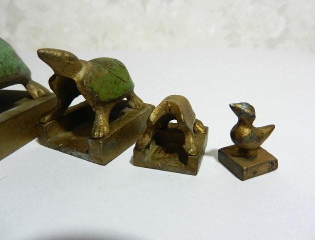 珍しい中国黄銅製印章４点（亀鈕２点と水鳥１点が合体した亀鈕１点）