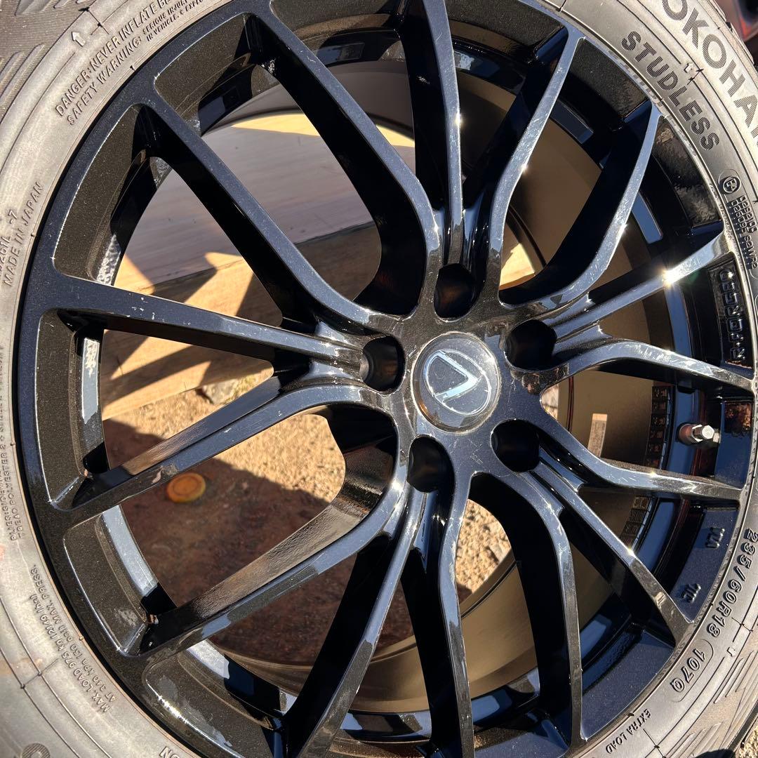 [美品][バリ溝]レクサス等23年YOKOHAMAスタッドレス235/60R18