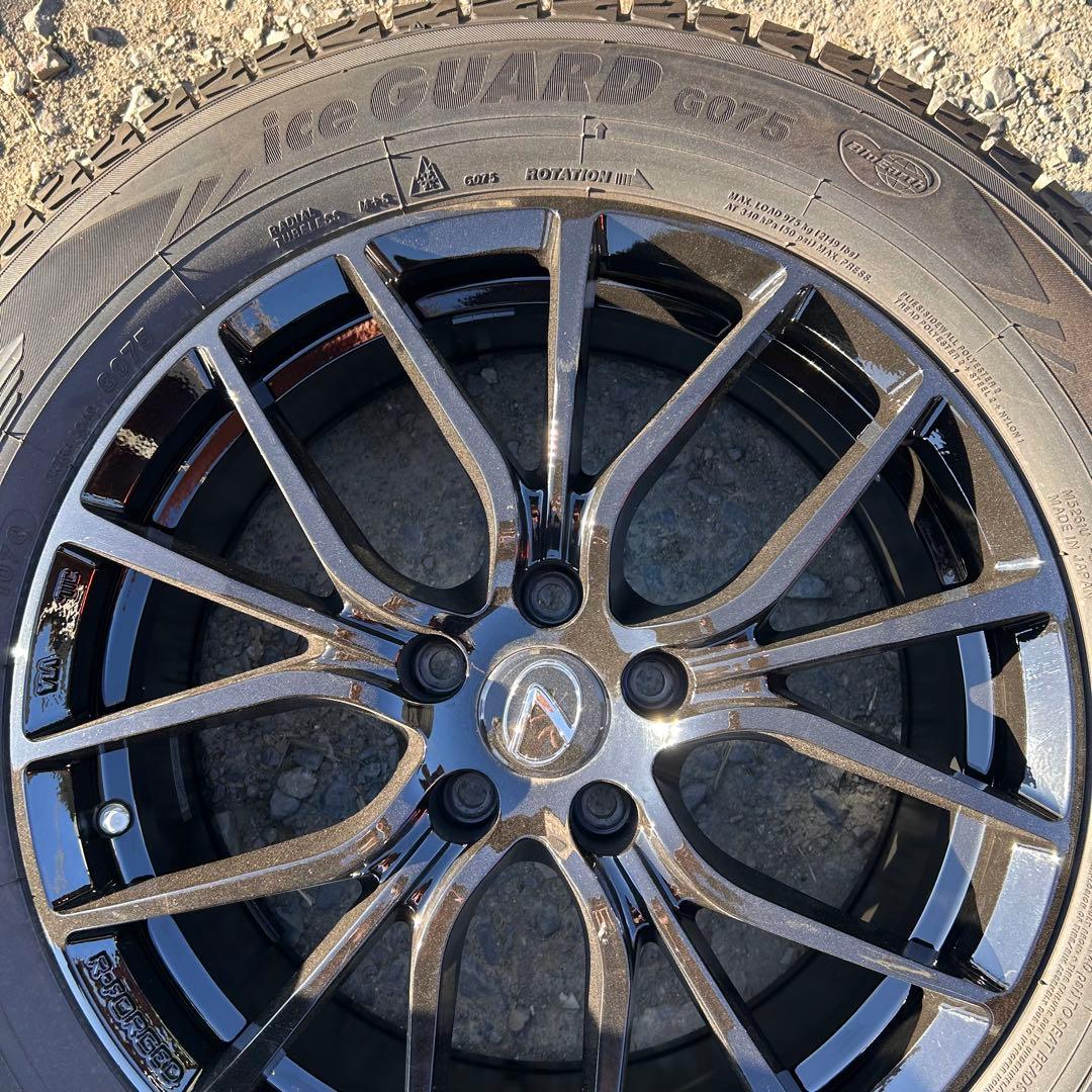 [美品][バリ溝]レクサス等23年YOKOHAMAスタッドレス235/60R18