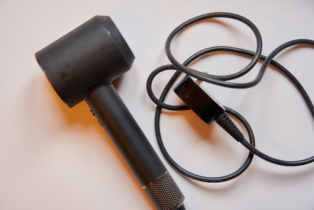 Dyson Supersonic Ionic ヘアドライヤー スタンド・付属品付