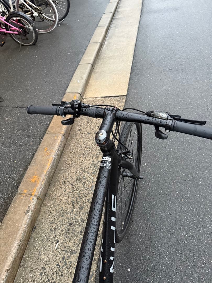 113 自転車 美品 大阪市 【引取り限定】 28インチ 変速付 クロスバイク