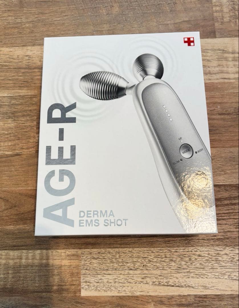 美品　正規品　medicube EMS美顔器