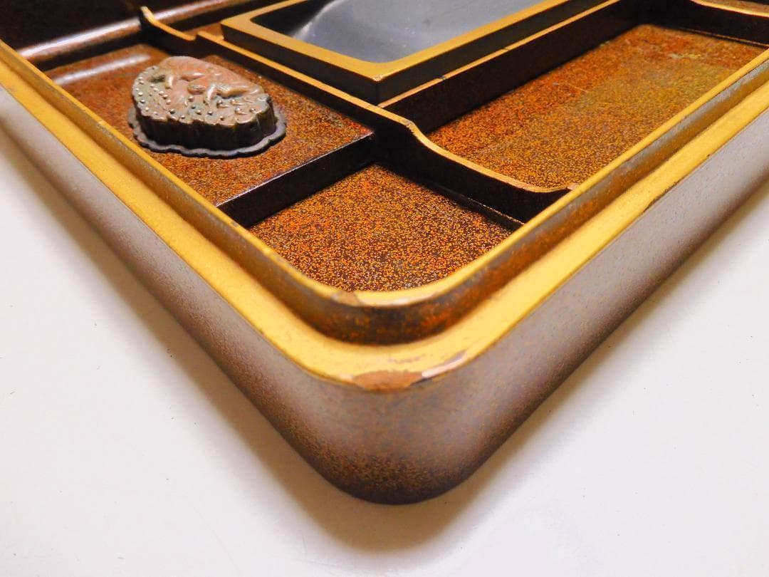 光琳蒔絵硯箱　菊文　時代あり