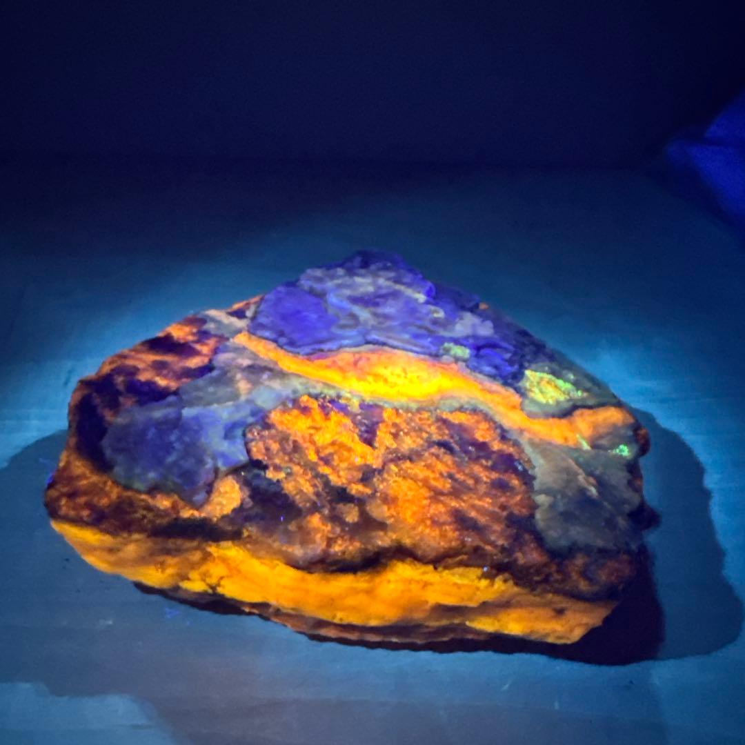 北海道石　然別オパール　蛍光オパール802ｇ