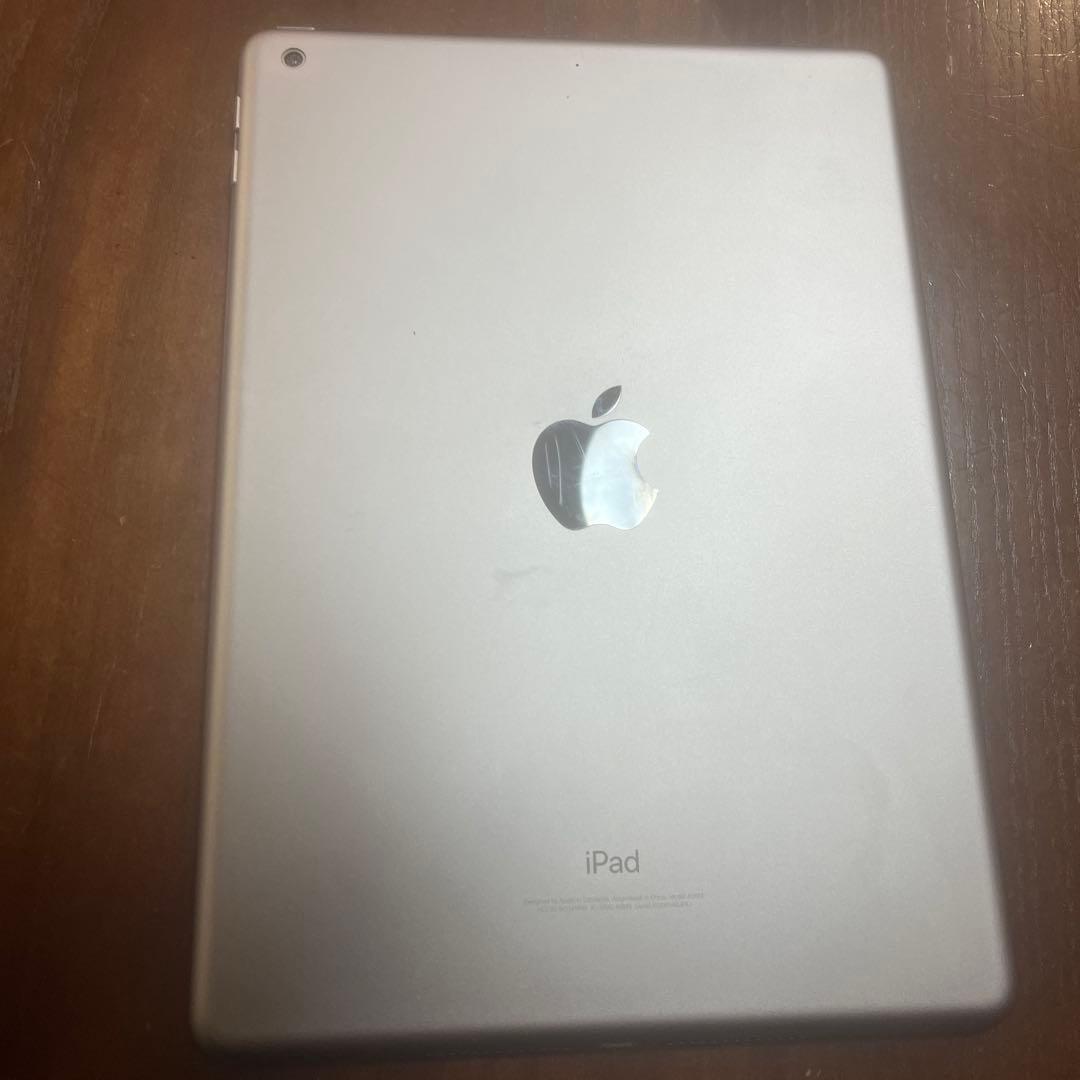 iPad第6世代　シルバー