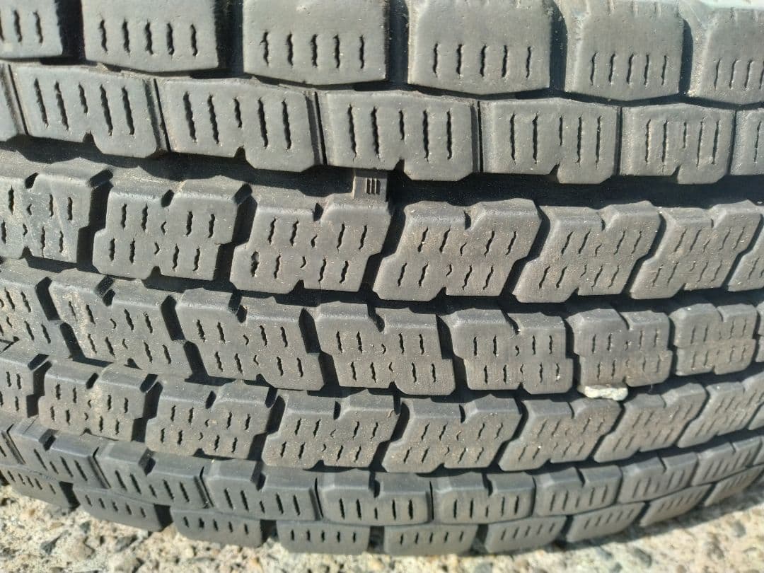 スタッドレス4本　【185/75R15】　ハイエースDXジャストロー　名古屋西部