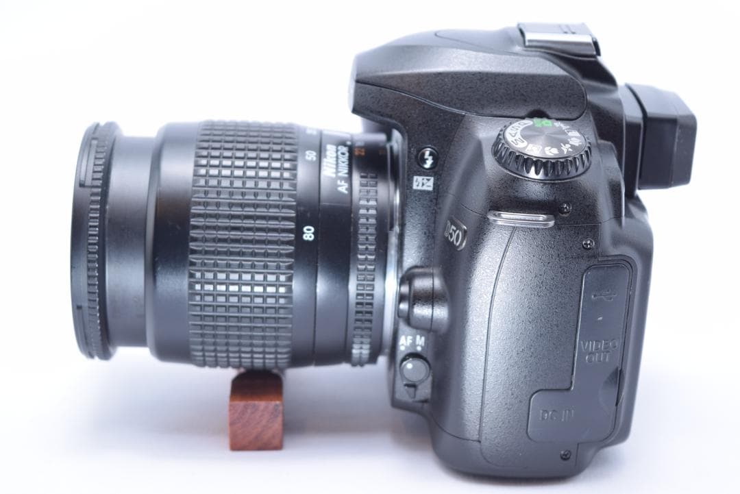 ①Nikon D50 デジタル一眼レフカメラ 28-80mmレンズ　おまけ付き
