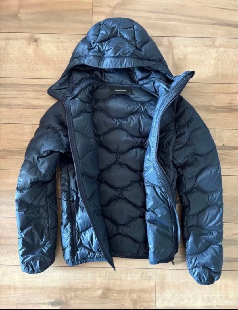 Peak Performance フード付きダウンジャケット xsネイビー