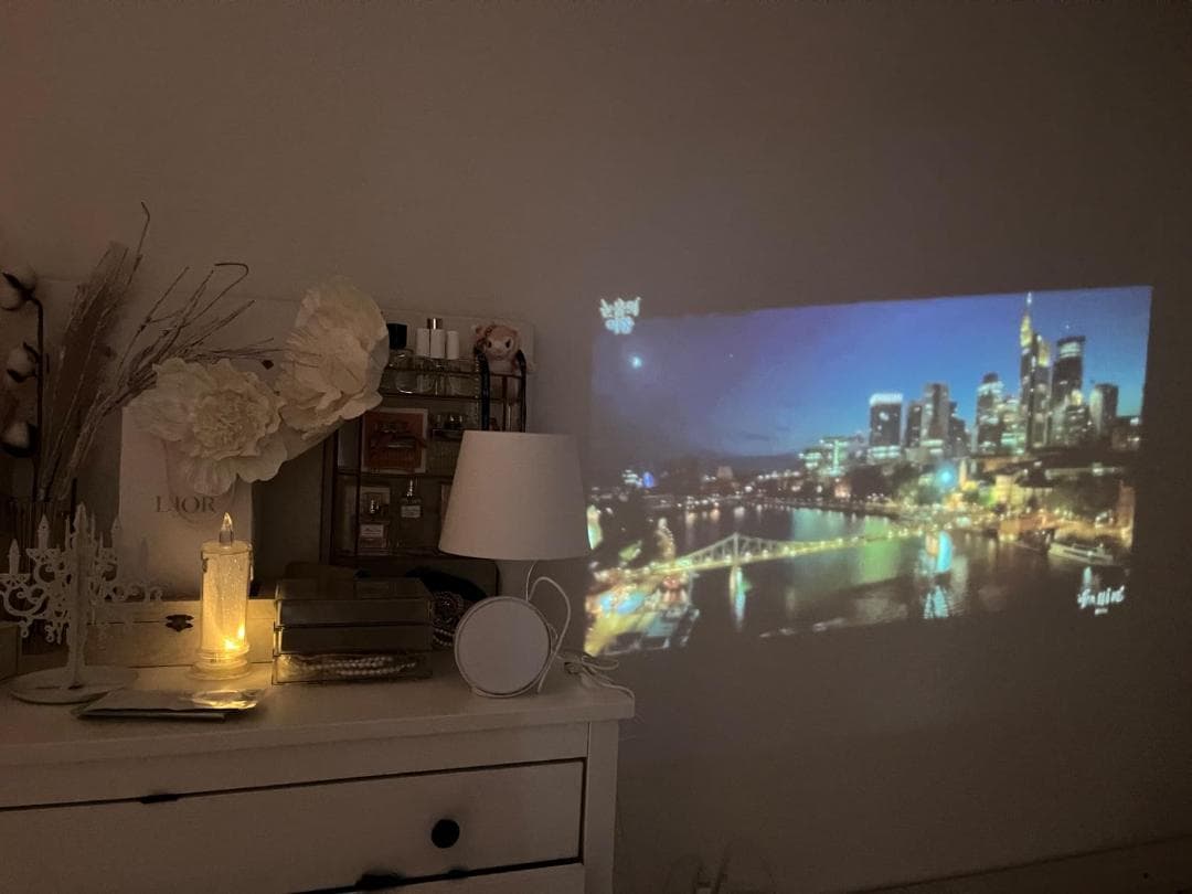 【超小型＆軽量ただ310g！2026年最新登場！スマホ接続可能◎超短焦点◎27m