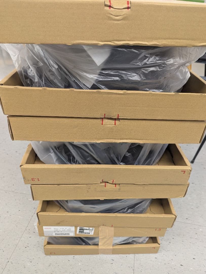 ホンダ　フリードe:HEV クロスター正ホイール４本セット(２個口)　新車外し②