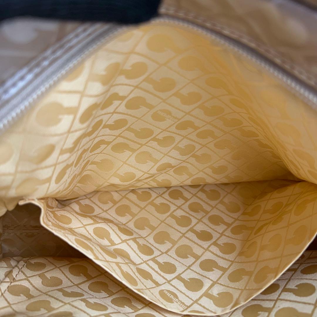 未使用　ゲラルディーニ　ソフティ　ショルダーバッグ　2way　肩掛け　斜め掛け