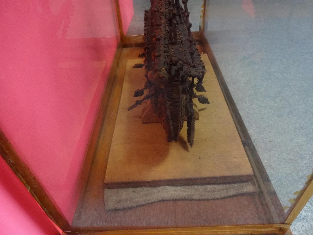 アンボン島の香木の船（人間国宝作成）