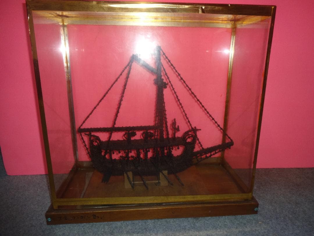 アンボン島の香木の船（人間国宝作成）