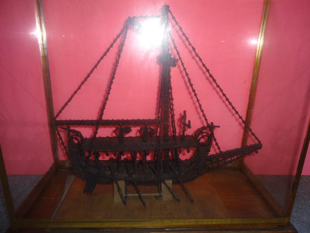 アンボン島の香木の船（人間国宝作成）