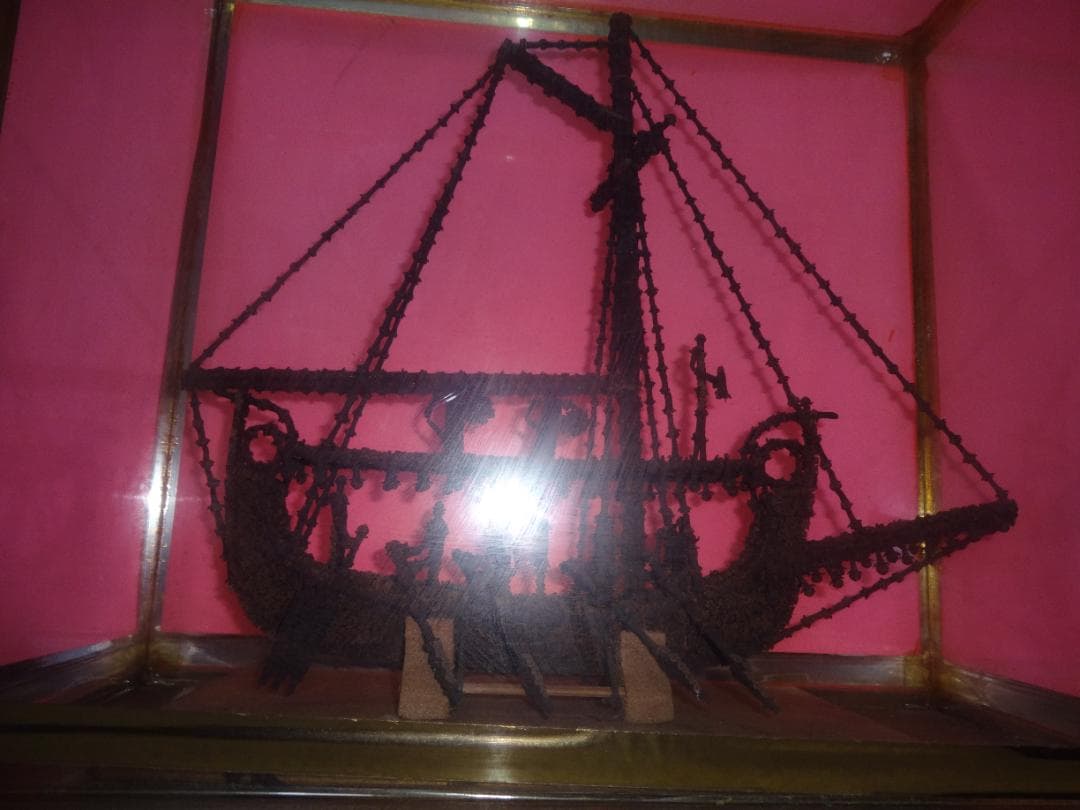 アンボン島の香木の船（人間国宝作成）