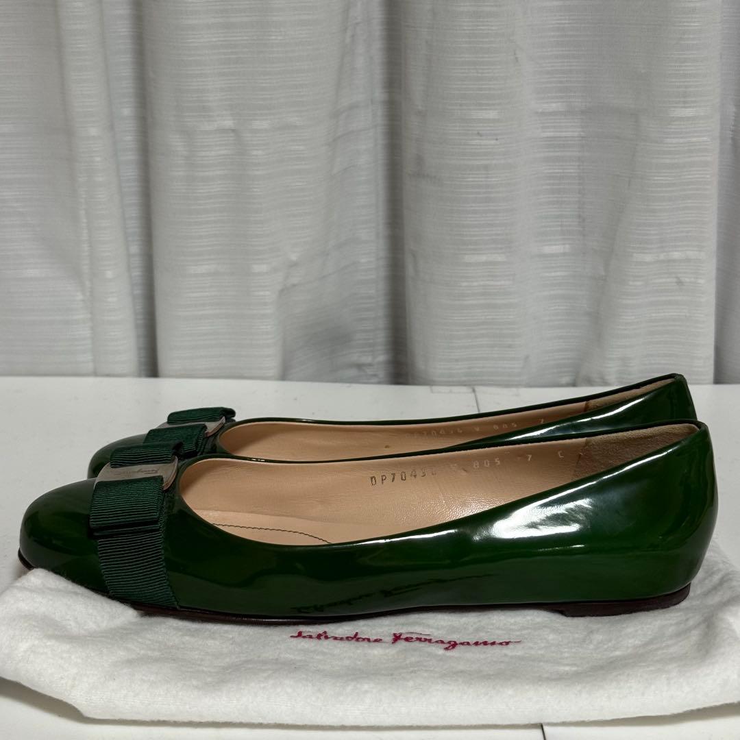 ⭐️未使用⭐️フェラガモ　ヴァリナ フラットシューズ　VARA ヴァラ
