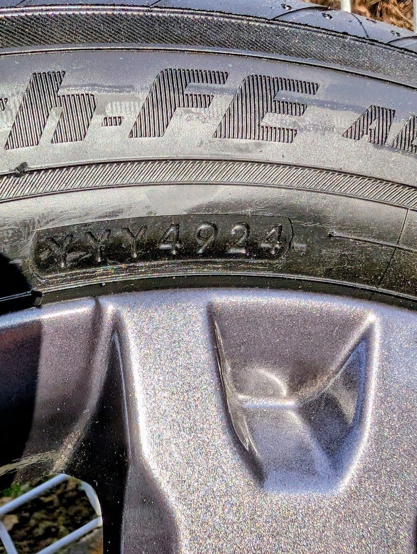 タフトダーククロムベンチャー新車外しタイヤセット