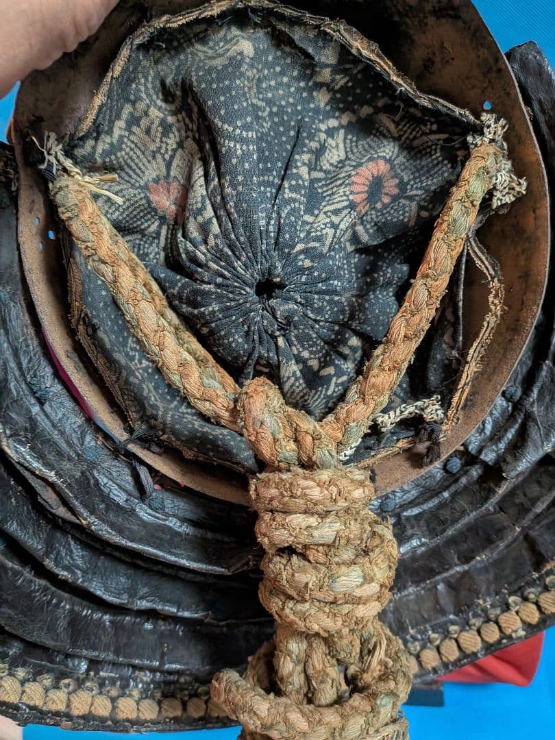 戦国時代極稀少博物館級１４６７〜１５６８年頃尾長巴御家紋前立武将厳星兜時代本歌兜