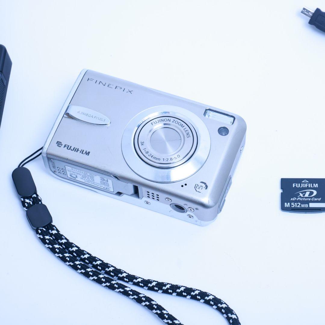 スマホ転送可 FUJIFILM F30 デジタルカメラ メモリーカード付