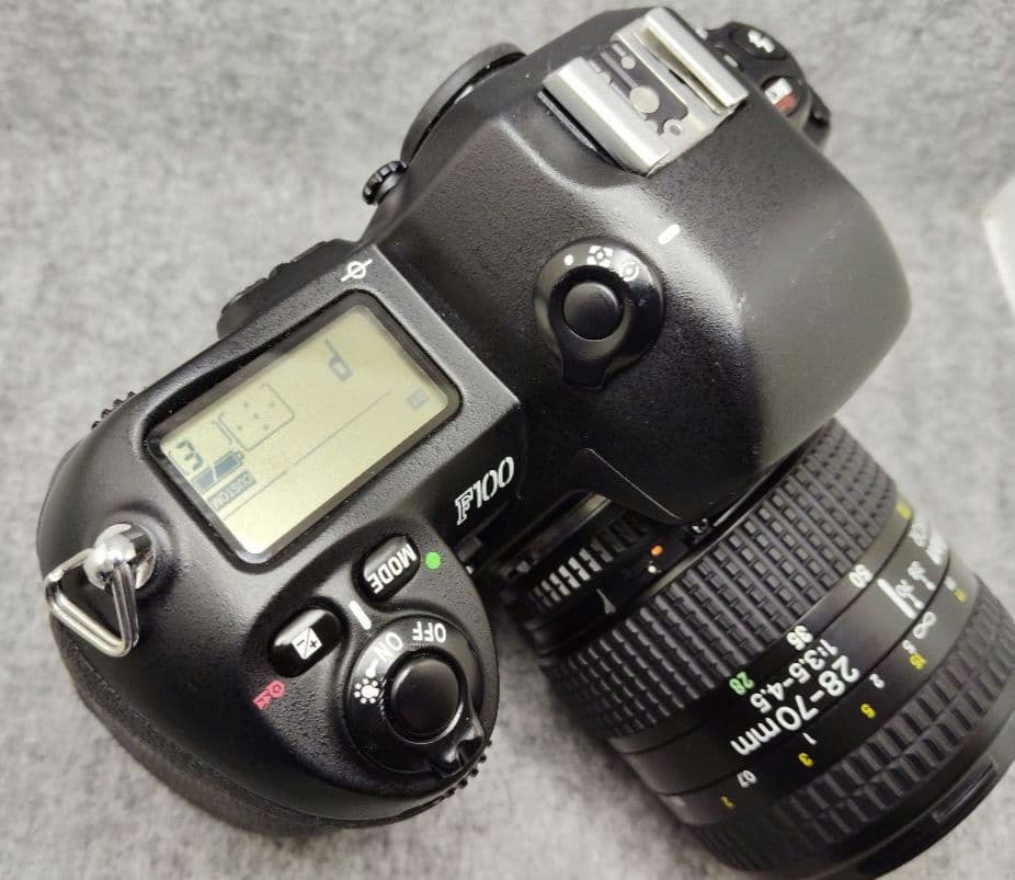 rareさまご購入予定品　Nikon F100 標準ズームレンズ付き