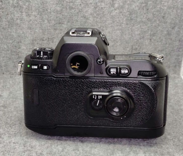 rareさまご購入予定品　Nikon F100 標準ズームレンズ付き