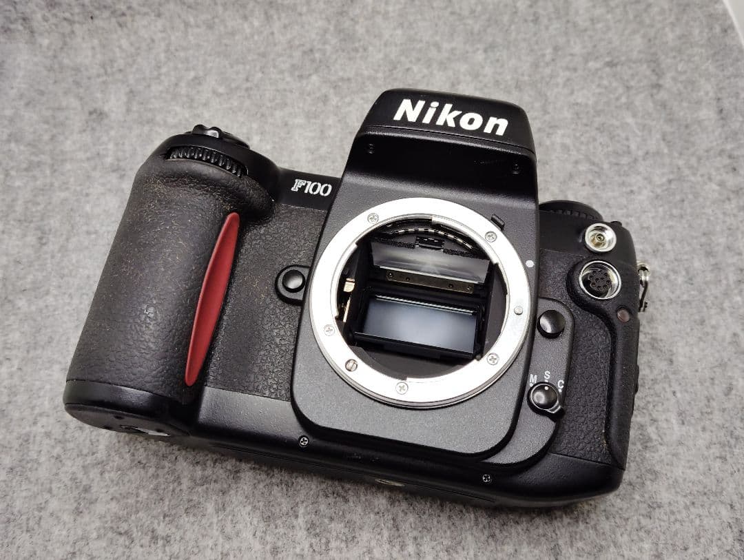 rareさまご購入予定品　Nikon F100 標準ズームレンズ付き