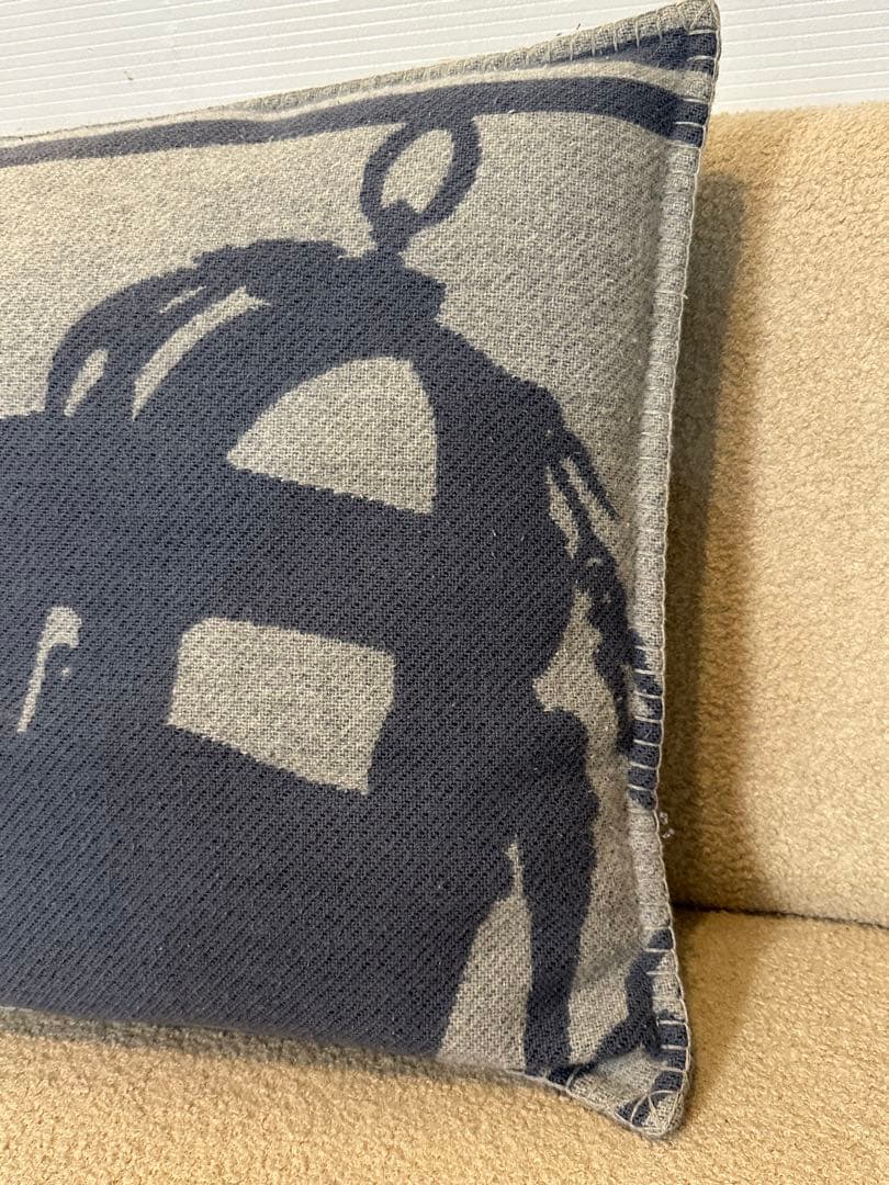 L*7様 ⭐️【全国送料無料】定価13万　HERMES エルメス　クッション　ピ