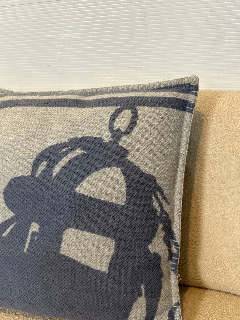 L*7様 ⭐️【全国送料無料】定価13万　HERMES エルメス　クッション　ピ