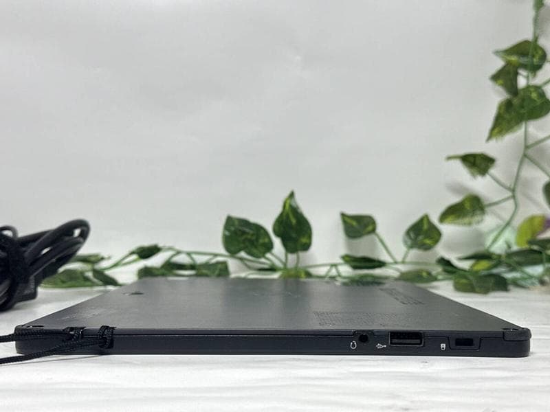 タブレット!!富士通 ARROWS Tab Q738/SB/i5-8世代