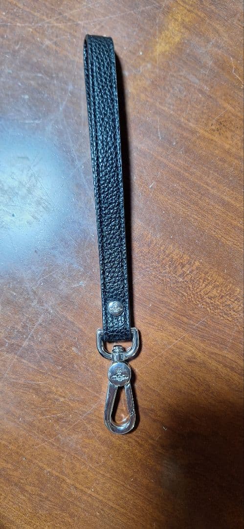 ヴィヴィアンウエストウッド 黒のヴィーガンレザーバケットバッグ