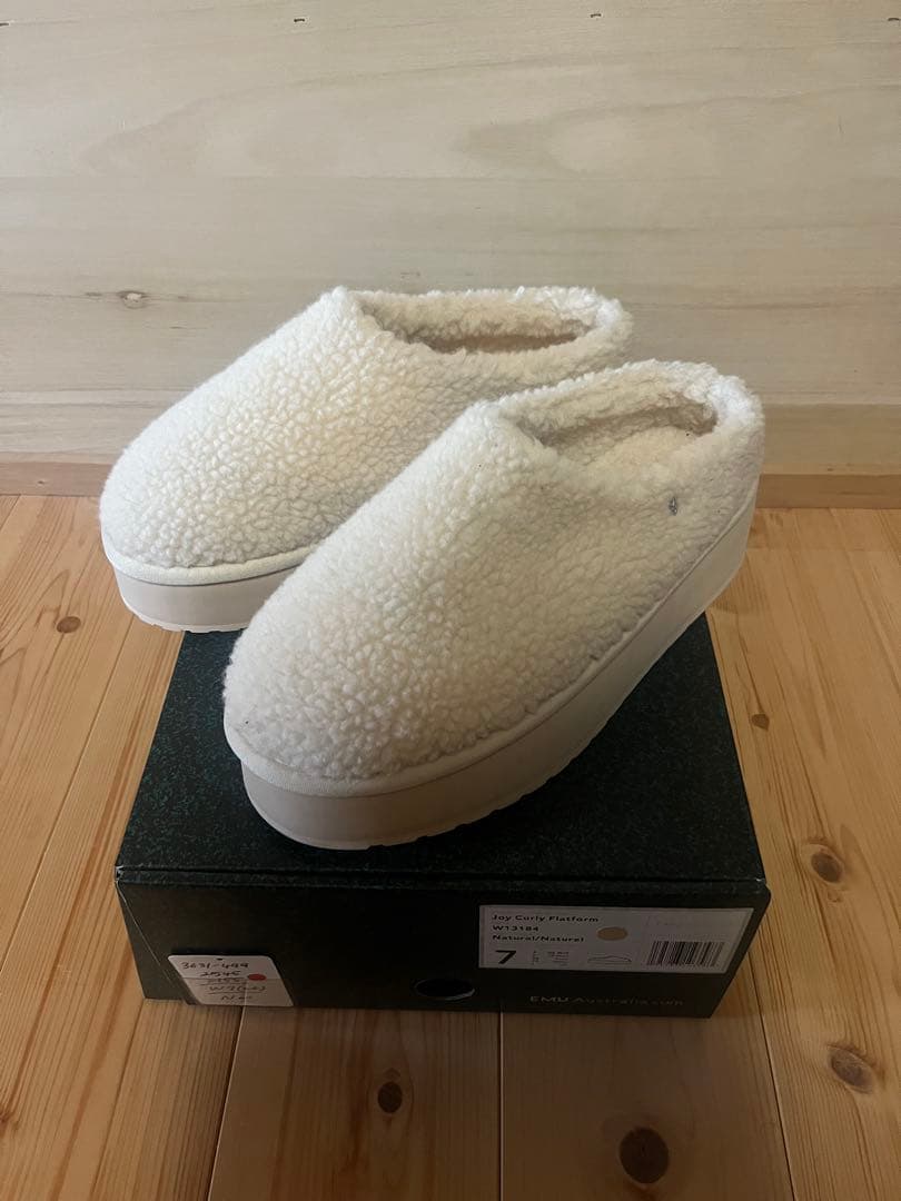新品　EMU Australia スリッポン　ムートン　24.0 US7 ボア