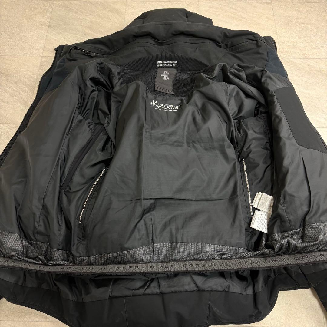 水沢ダウン　DESCENTE デサント オルテライン　マウンテニア　ダウンS 黒