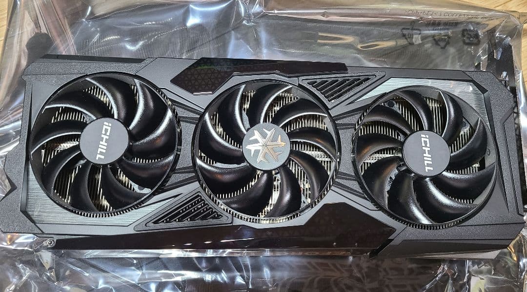 iChill GeForce RTX 4090 X3 24GB　グラボ