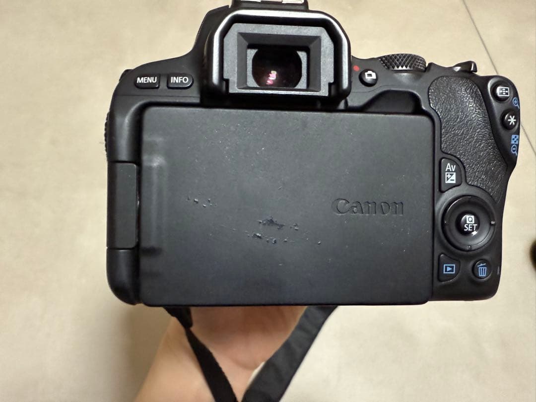 EOS kiss x9 一眼レフ　ダブルズームレンズ➕レンズ➕SDカード付き