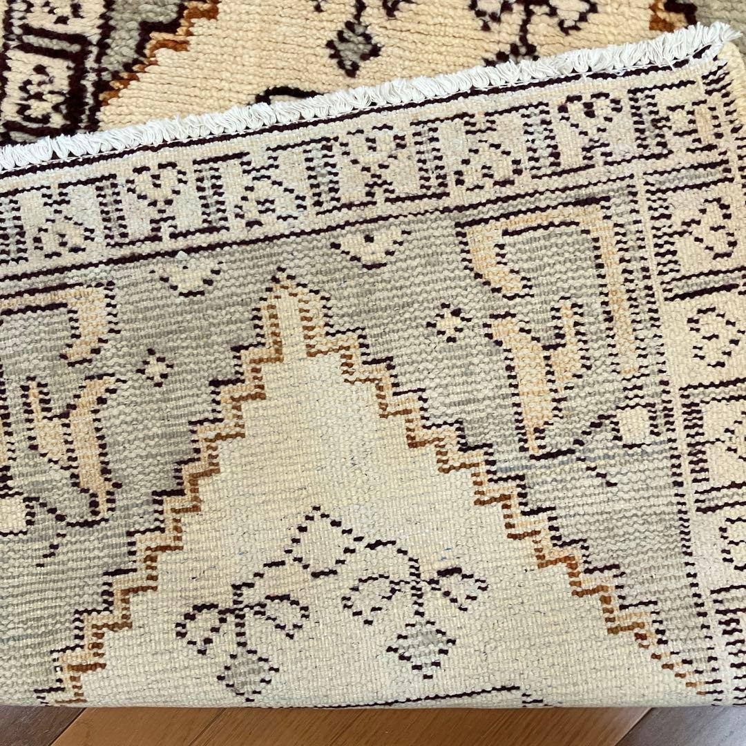 モロッコ絨毯ビンテージラグハートベニワレンウール70x130cm手織り絨毯