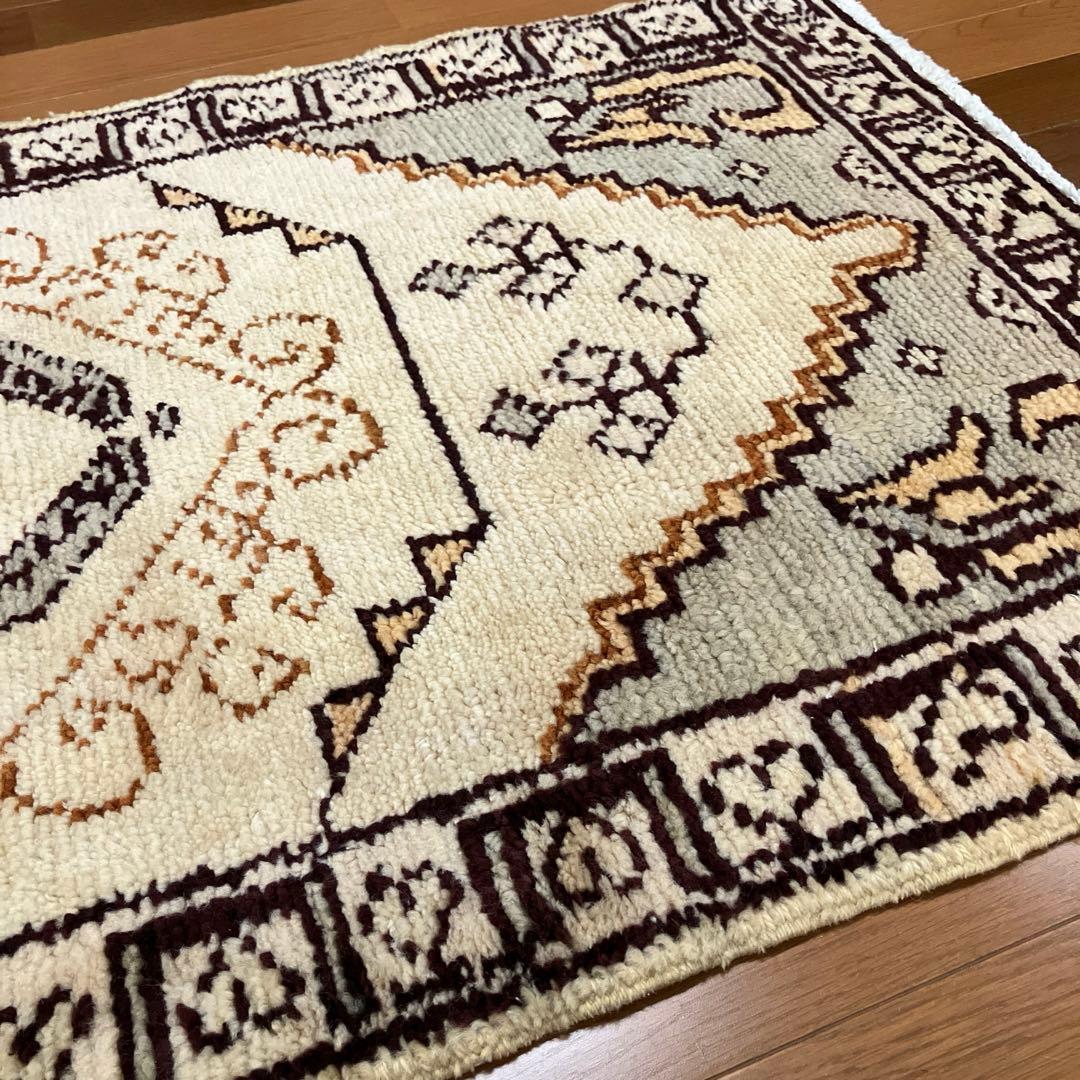 モロッコ絨毯ビンテージラグハートベニワレンウール70x130cm手織り絨毯