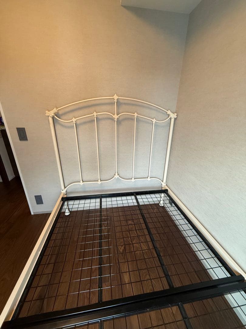 ローラアシュレイ フィービー セミダブルベッドフレーム