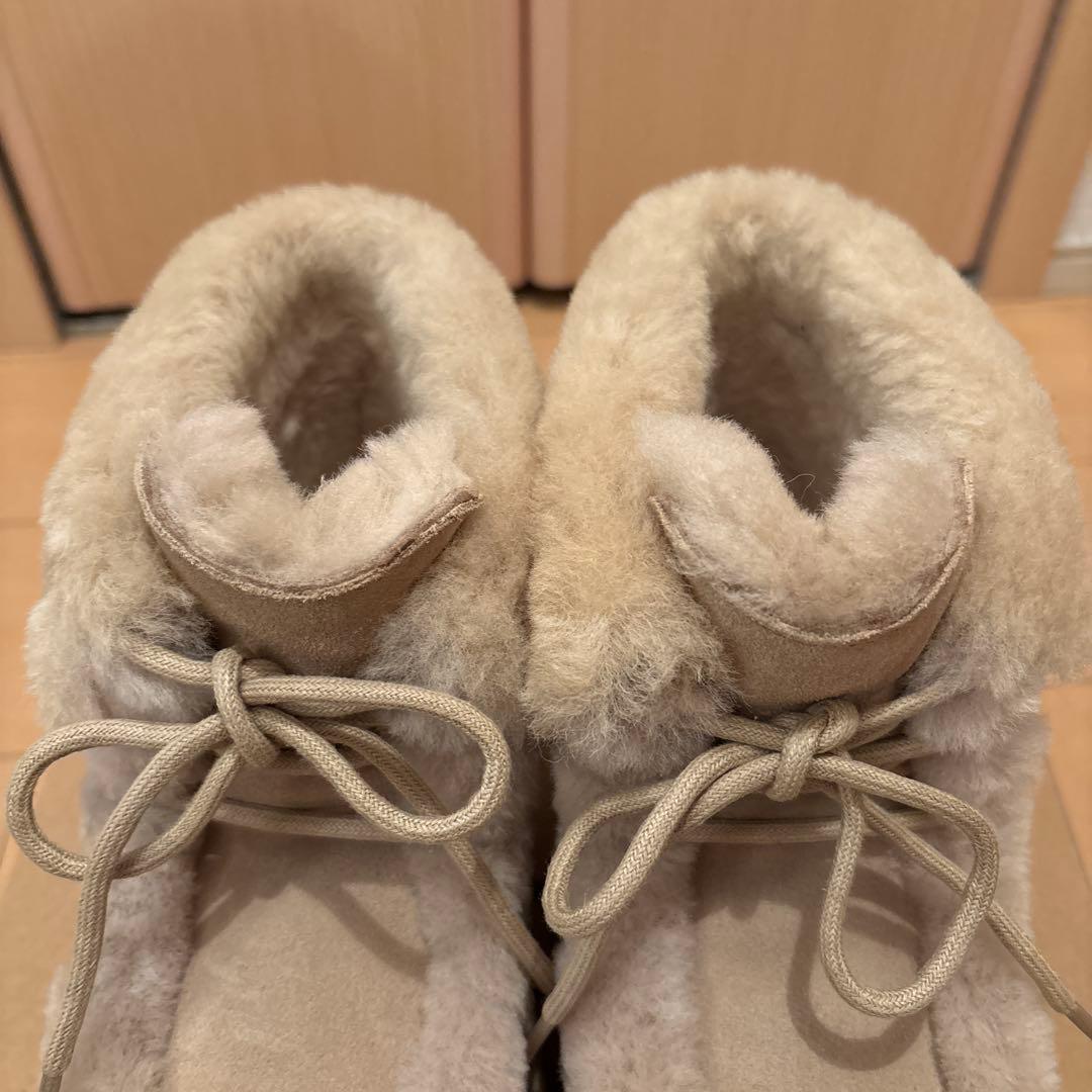 UGG エスミーレースアップ ムートンブーツ マスタードシード 厚底 23cm