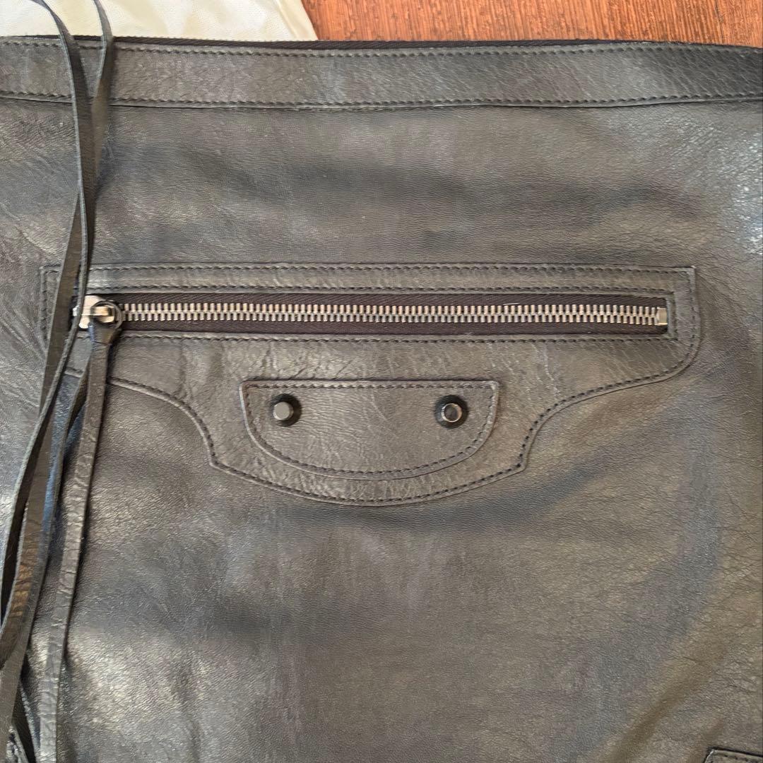 BALENCIAGA THE MENS DAY レザー ショルダーバッグ