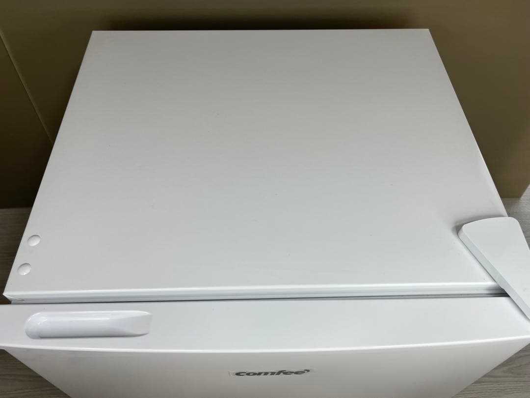 【極美品】comfee 冷蔵庫 冷凍付き　ホワイト　45Ｌ