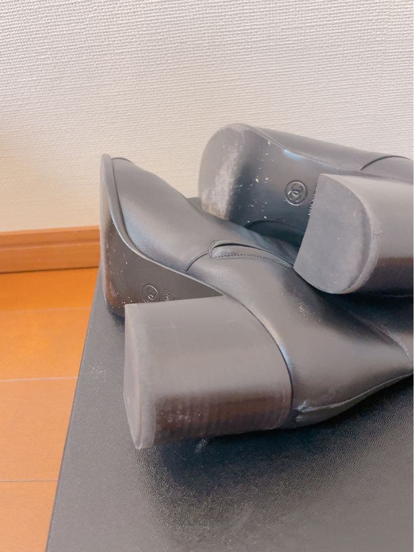 【お値下げ】CHANEL ブラックレザーショートブーツ　38.5