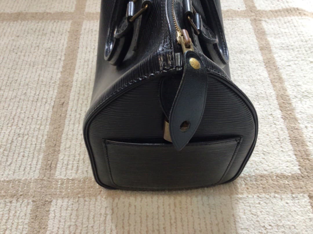 ルイヴィトン　エピレザー 黒 ハンドバッグ