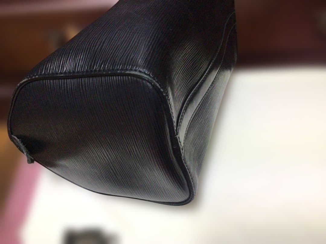 ルイヴィトン　エピレザー 黒 ハンドバッグ