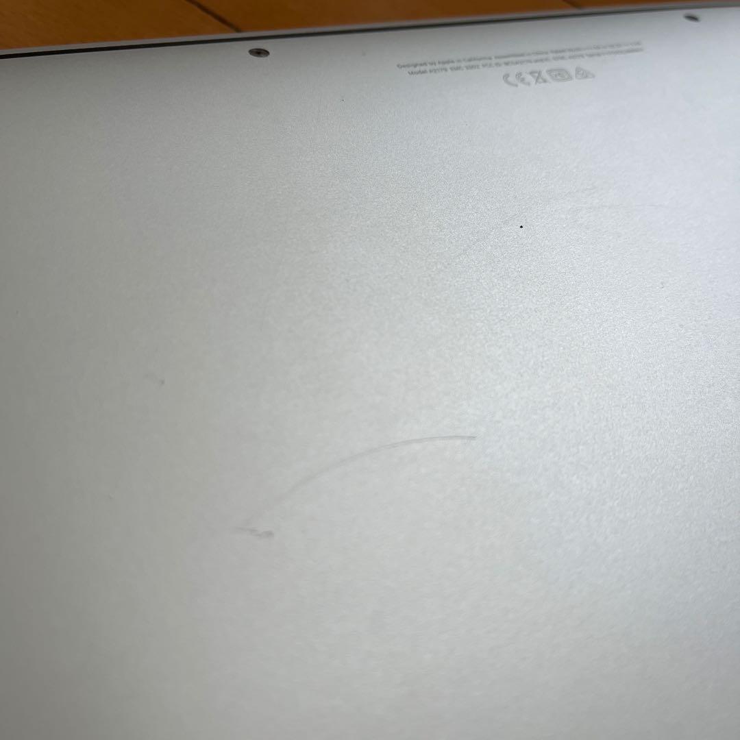 MacBook Air 2020 13インチ256GB Core i5充電43回