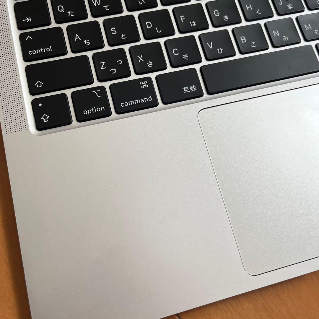 MacBook Air 2020 13インチ256GB Core i5充電43回