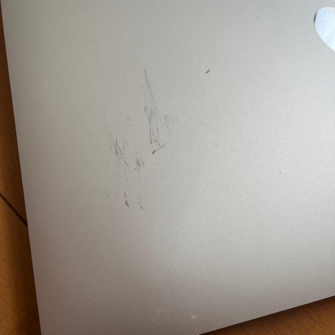 MacBook Air 2020 13インチ256GB Core i5充電43回