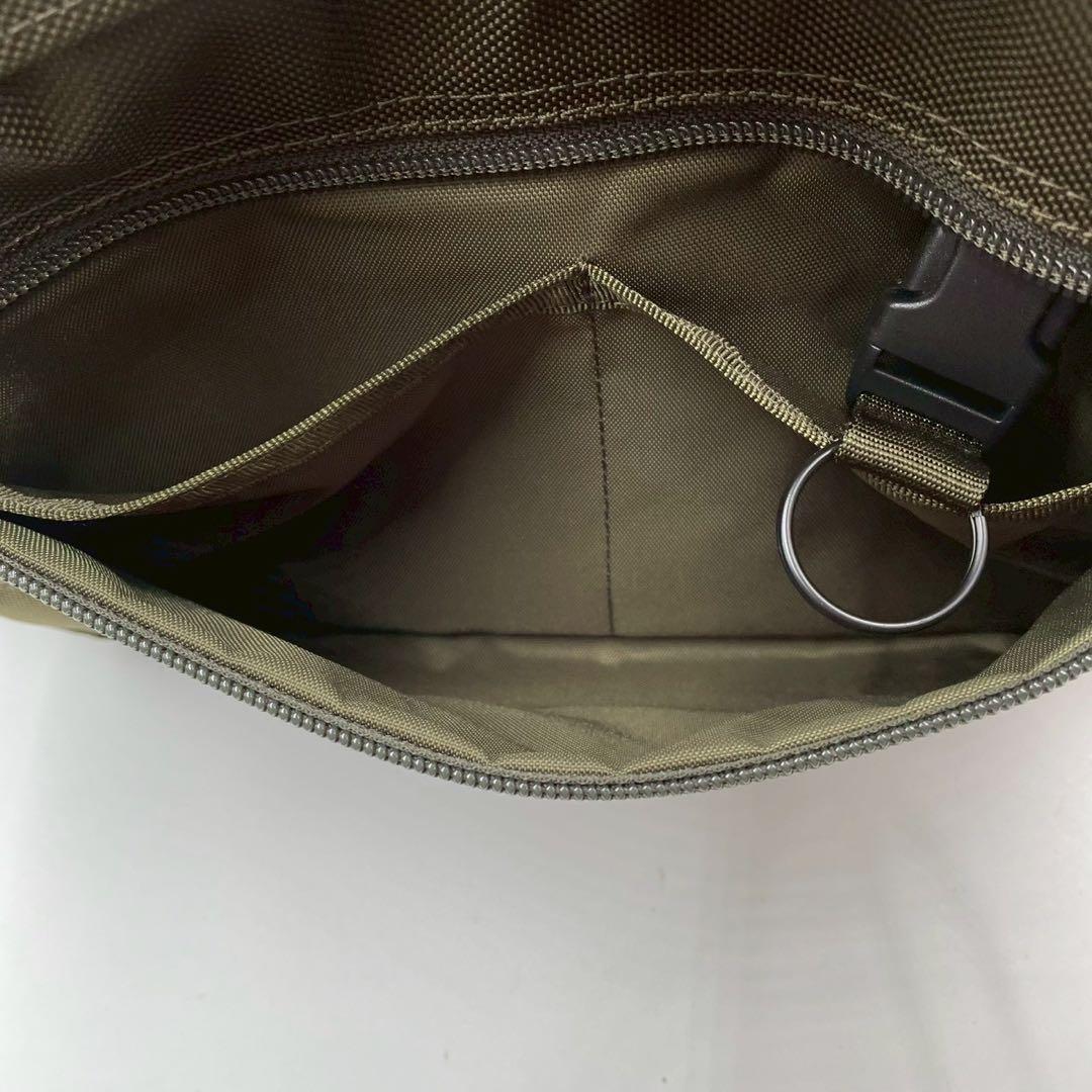 極美品　ブリーフィング　ショルダーバッグ　ナイロン　多機能収納　オリーブ