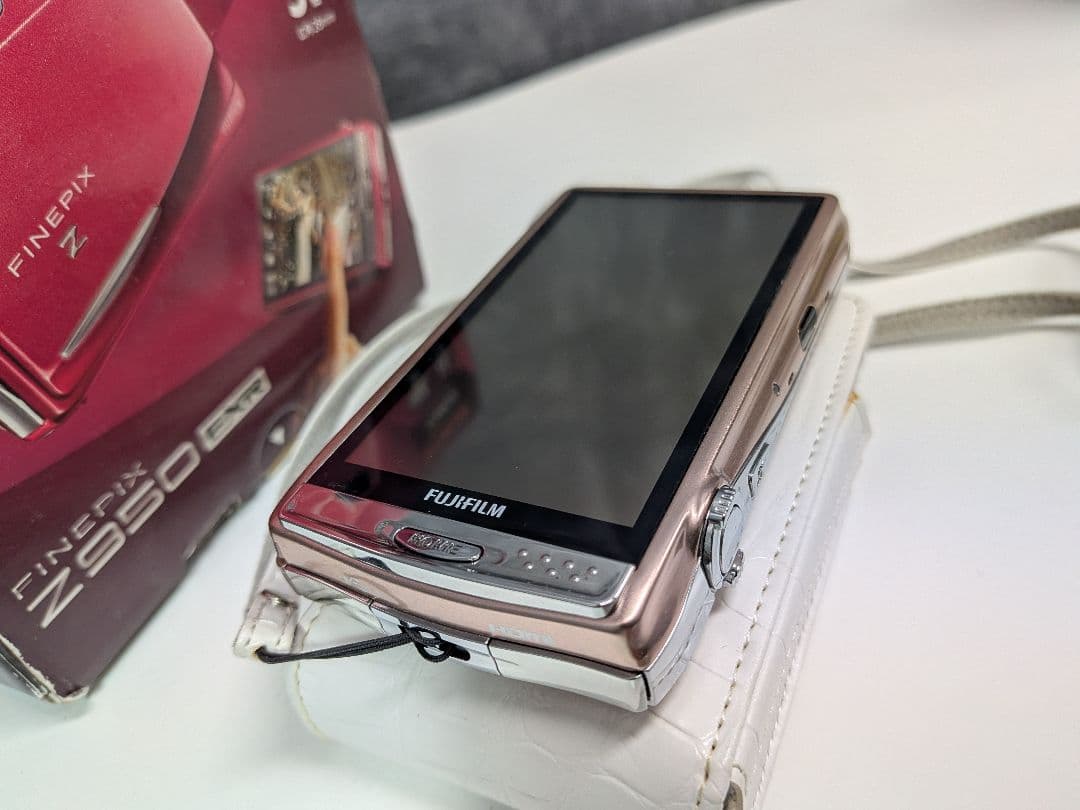 【極美品】FUJIFILM FINEPIX Z950EXR ピンクゴールド